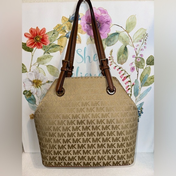 MICHAEL KORS NWT Jet Set Grab Bag Jacquard MK Signature Tote - Picture 8 of 12